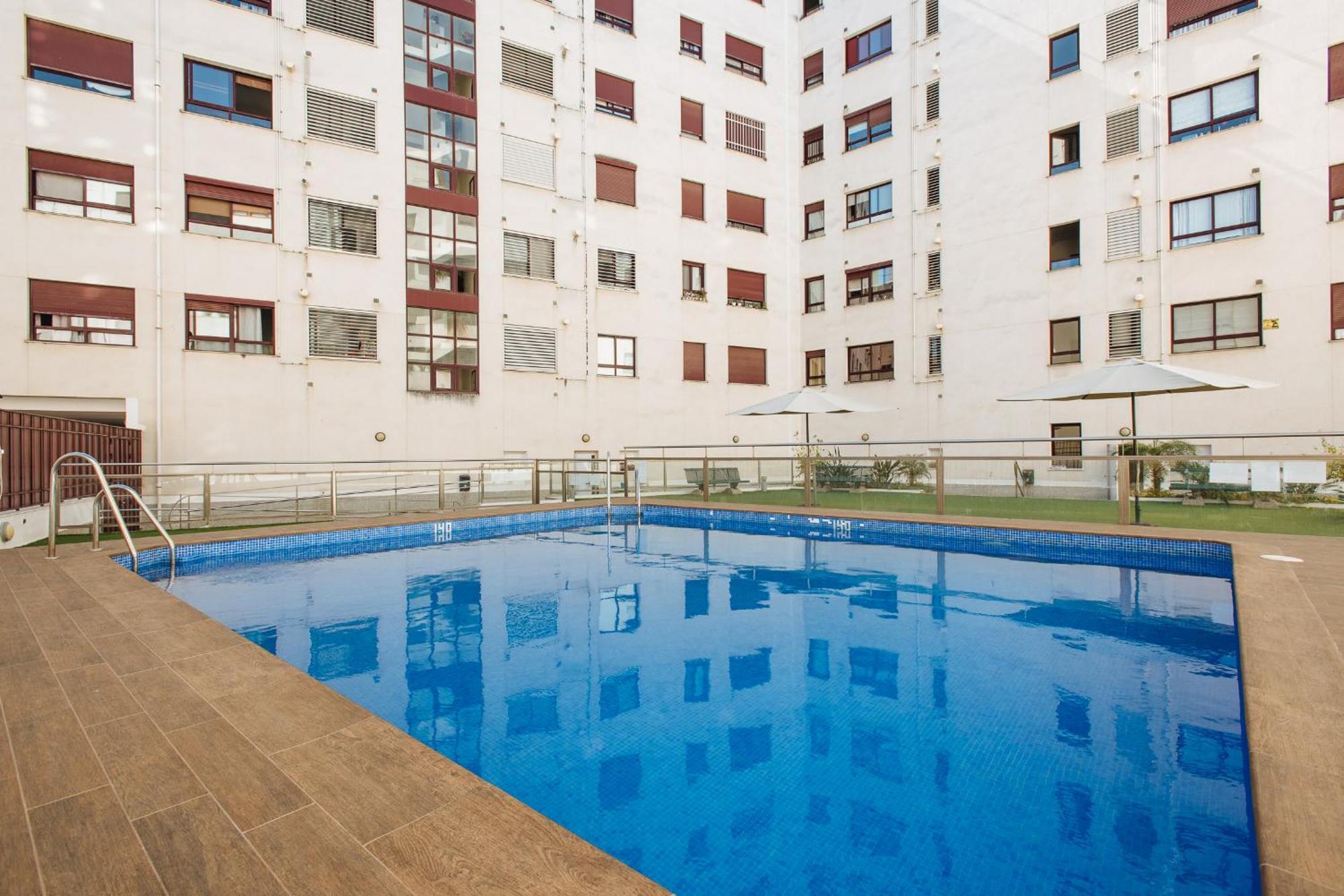 San Bernardo Home Free Parking إشبيلية المظهر الخارجي الصورة